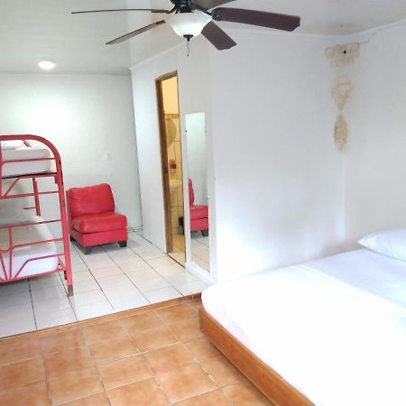יקו Buena Nota Hostel מראה חיצוני תמונה