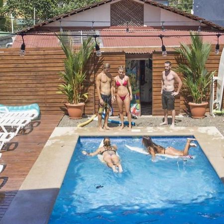 יקו Buena Nota Hostel מראה חיצוני תמונה