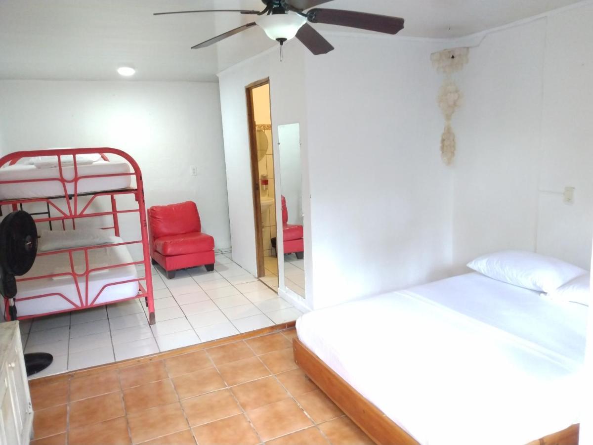 יקו Buena Nota Hostel מראה חיצוני תמונה
