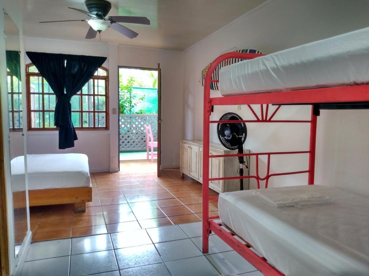 יקו Buena Nota Hostel מראה חיצוני תמונה